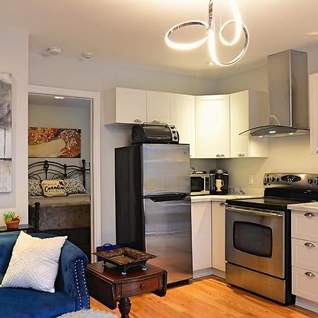 Ottawa Downtown Executive Apartment Retreat With Private Balcony Near Bank Street - Sleep Max 2 Dış mekan fotoğraf